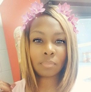 Meet your Posher, Monique